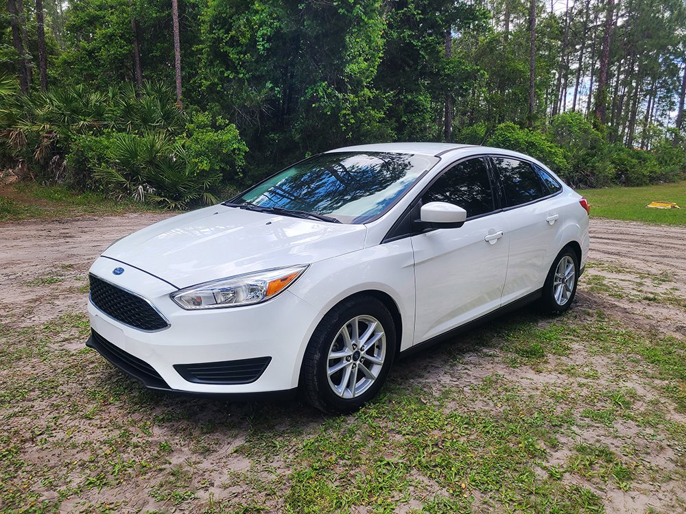 2018 Ford Focus Sedan SE's photo