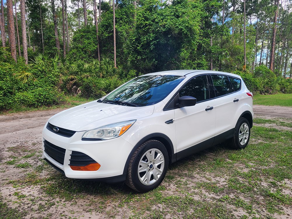 2015 Ford Escape S's photo